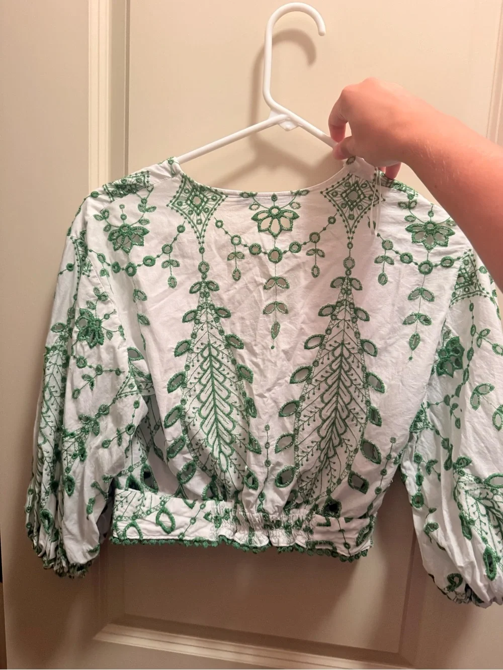 Zara White Cropped Knot-Front Blouse with Green Embroidery